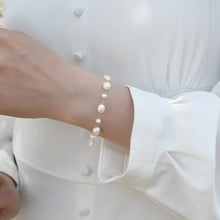 Load image into Gallery viewer, The Ash Baroque Pearl Bracelet